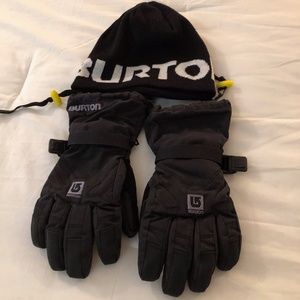 Kids Burton Reversible Ski Hat & Ski Gloves size L